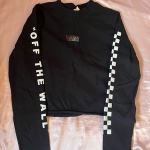 Black long sleeve crop top. Brand-Vans